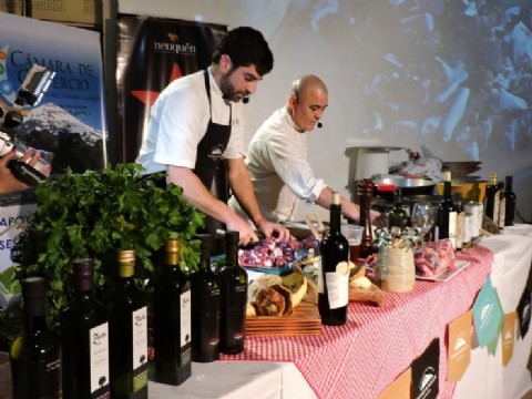 Junín de los Andes ya disfruta de una nueva edición de "Casteando Sabores"