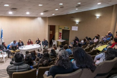 Autoridades educativas recibieron a la comunidad de la primaria 207