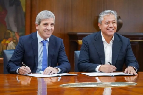 Figueroa firmó el acuerdo para eliminar las retenciones sobre la exportación de petróleo convencional