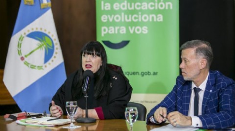 "Las negociaciones tienen que ser con los chicos en las aulas", afirmó la ministra Martínez sobre el paro docente