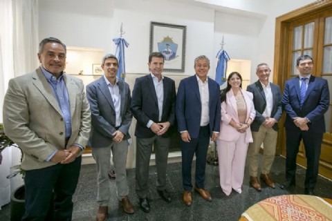Tecpetrol renueva su compromiso con las becas “Gregorio Álvarez” en la provincia