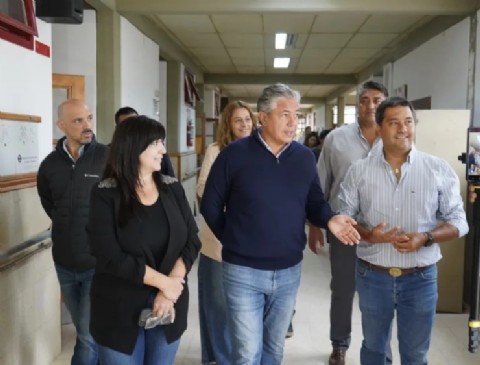 Figueroa supervisó el avance de obras educativas en Zapala