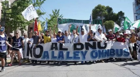 Con altos índices de acatamiento se vivió el paro nacional de la CGT en la ciudad de Neuquén