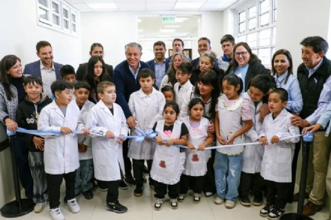 Figueroa inauguró obras en la Escuela 187 de Junín de los Andes