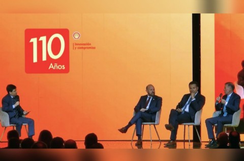 Figueroa y el ministro de Infraestructura provincial estuvieron presentes en el 110 aniversario de Shell Argentina
