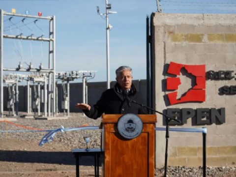 Figueroa inauguró la ampliación del sistema eléctrico de Senillosa