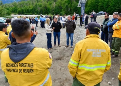 La Provincia colabora con más brigadistas y vehículos en Chubut