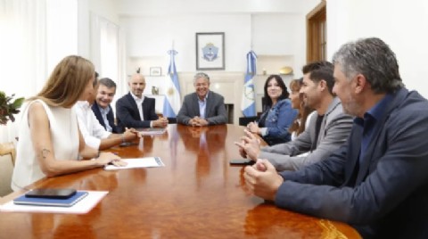 El gobernador anunció la licitación para ampliar la EPET número 15 de Zapala