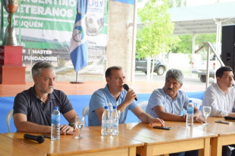 Gutiérrez encabezó la presentación del Campeonato Argentino de Fútbol para Veteranos