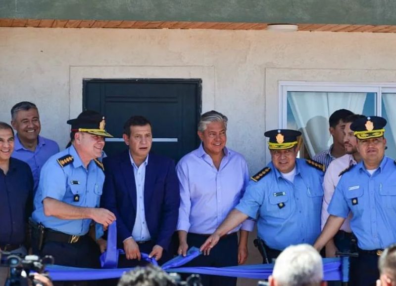Nuevo destacamento policial y entrega de vivienda institucional en Añelo